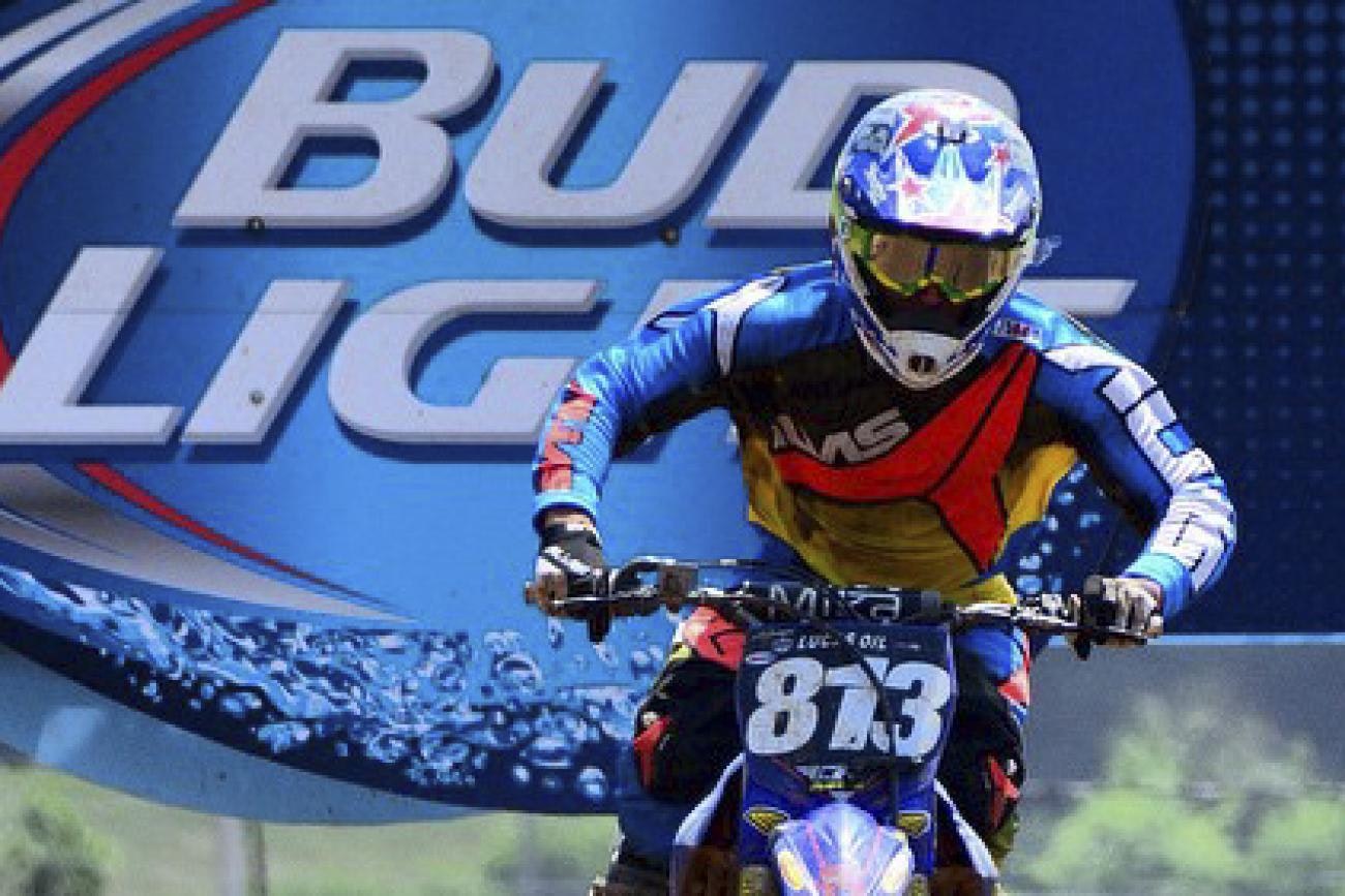 Aaron Lampi Signs with BLUE Buffalo/Slater Skins Yamaha