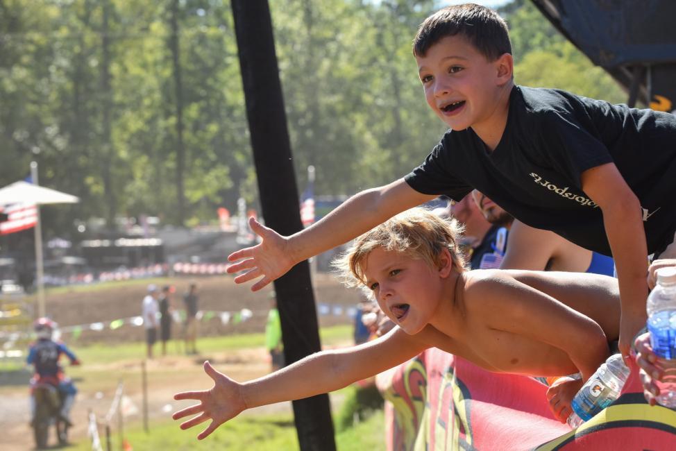 Young fans supporting the 250 A class.
