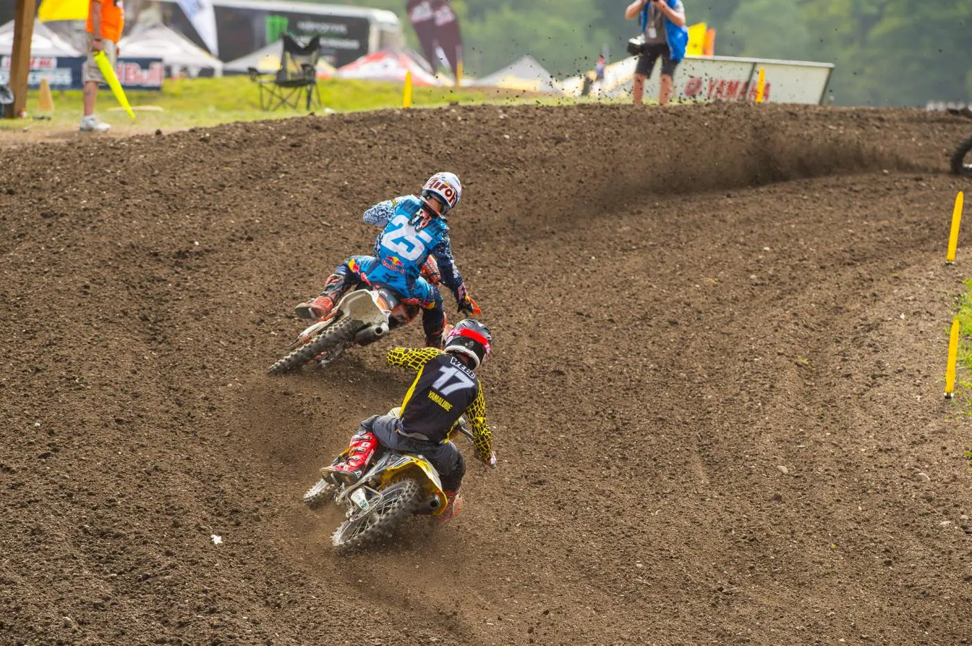 Cooper Webb chases Marvin Musquin in the second moto.