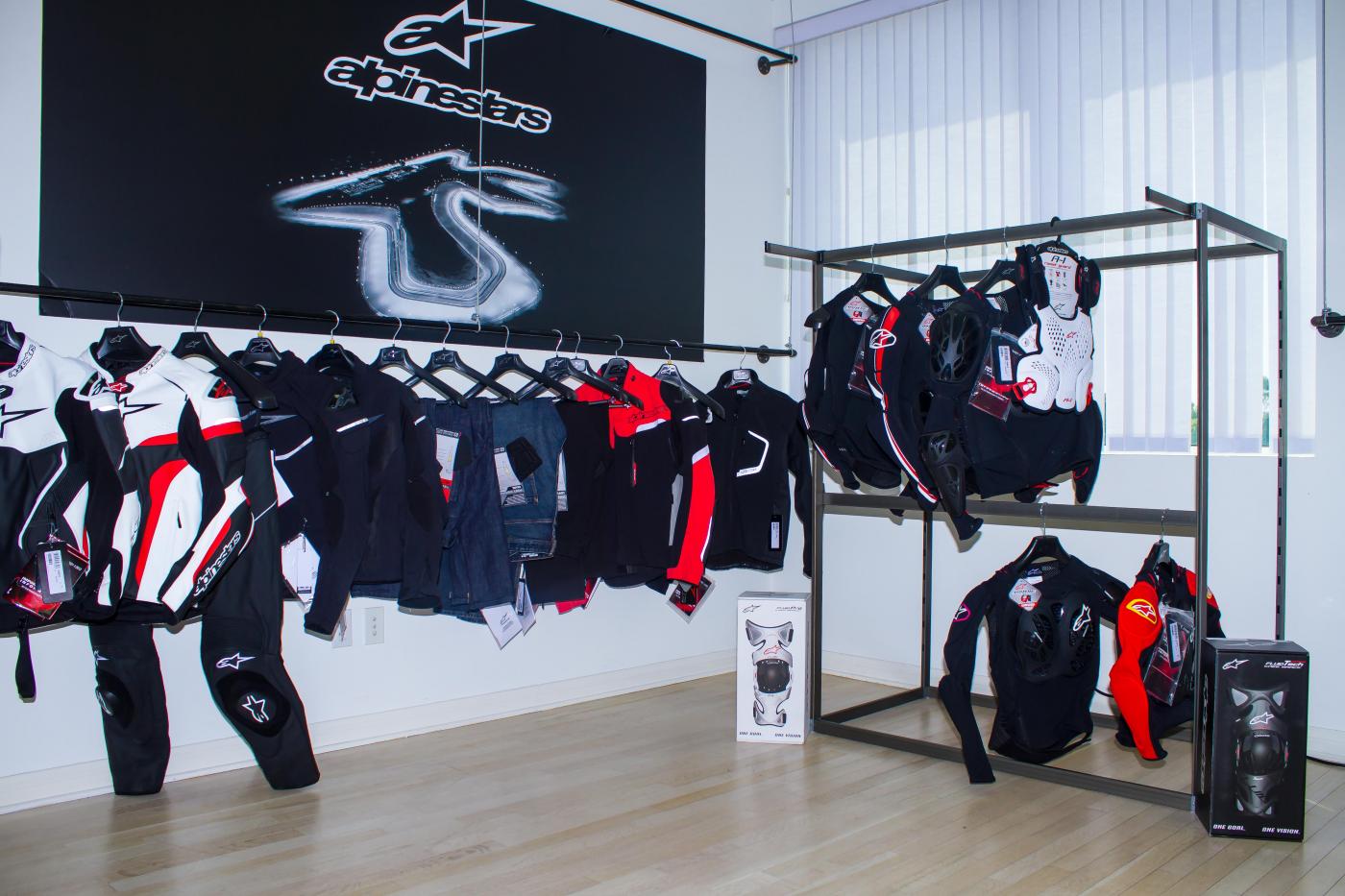 Alpinestars_Intro_-_Racer_X_-_Owens_1