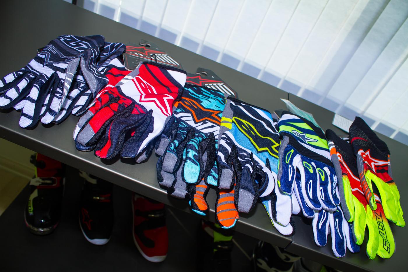 Alpinestars_Intro_-_Racer_X_-_Owens_7