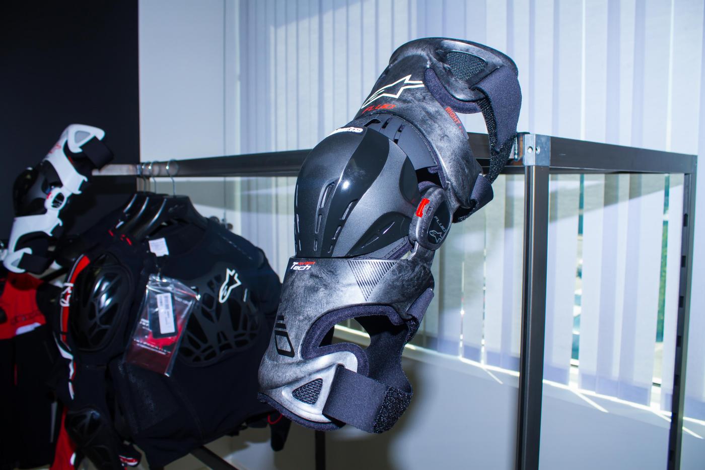 Alpinestars_Intro_-_Racer_X_-_Owens_5