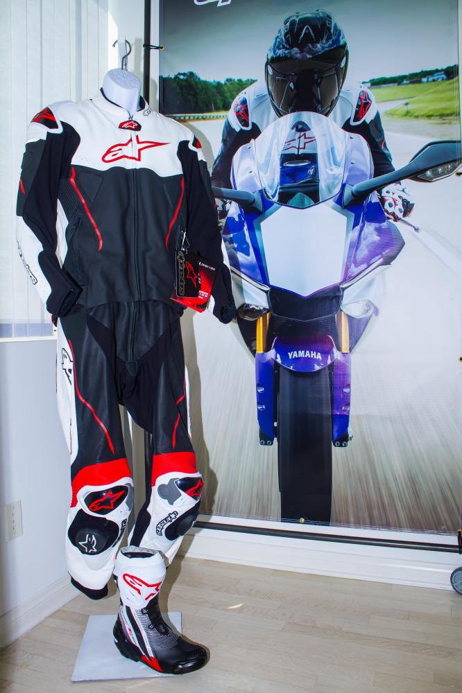 Alpinestars_Intro_-_Racer_X_-_Owens_11