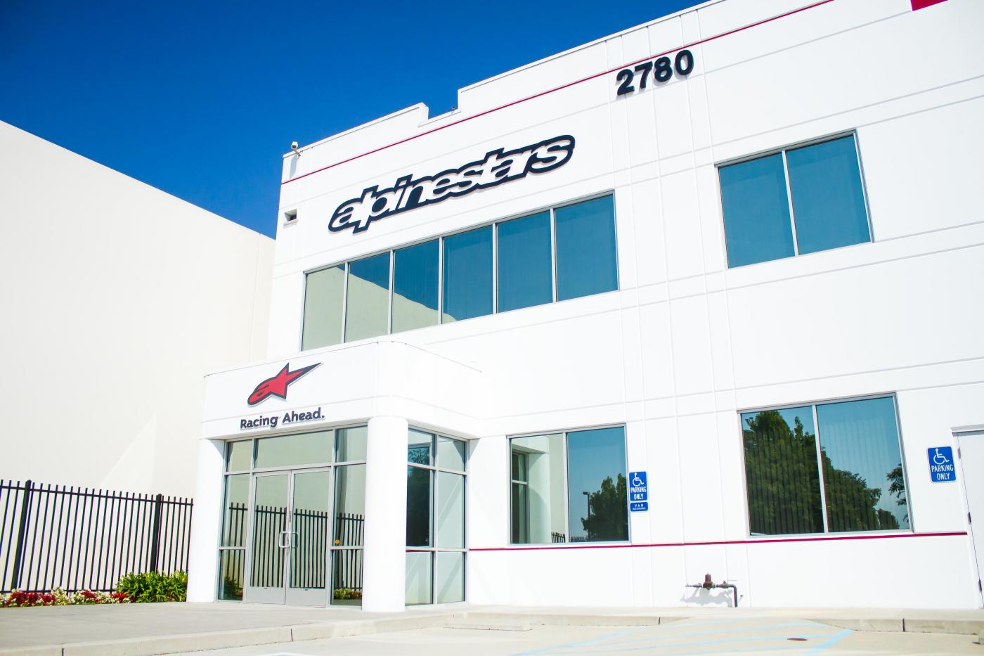 Alpinestars_Intro_-_Racer_X_-_Owens_16