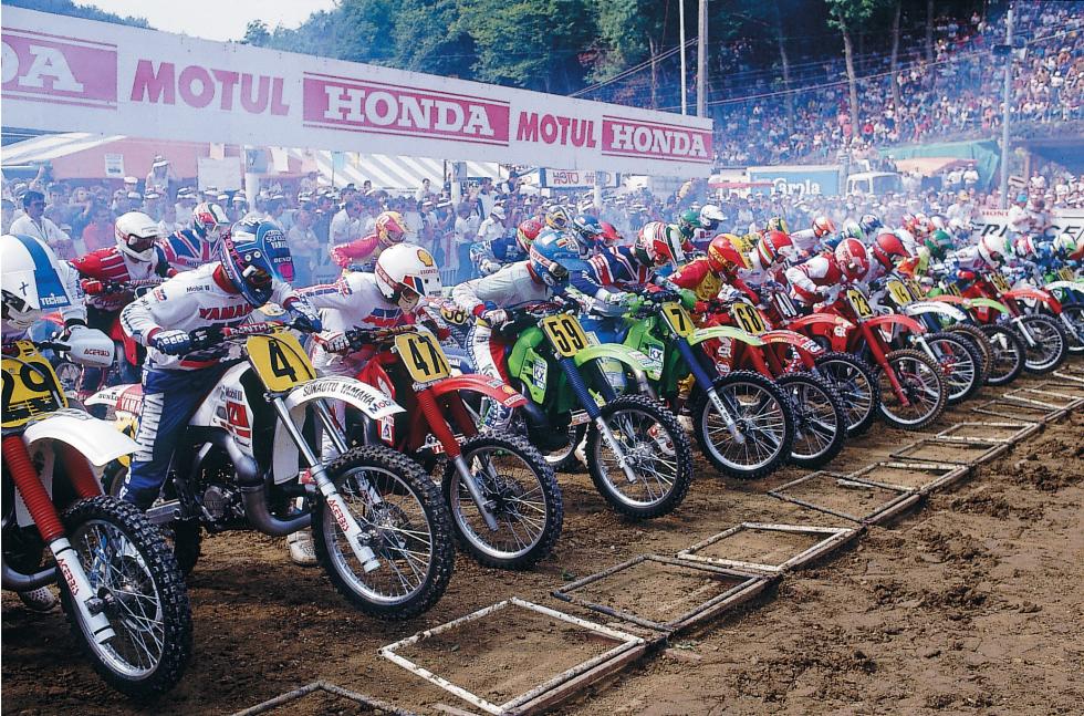 The twenty-two teams that lined up in 1988 meant that there would once again be double-row starts.
