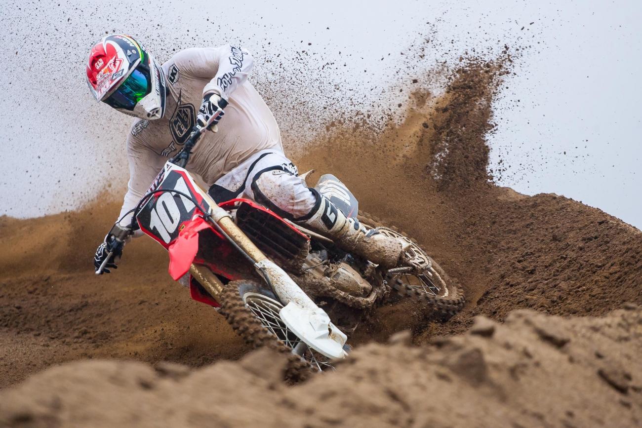 Racer X Films: 2016 CRF250R Intro