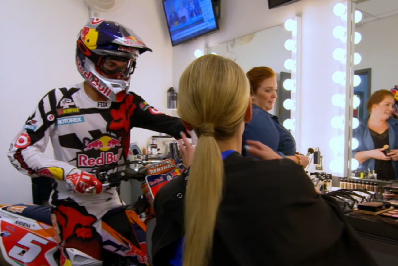 SportsCenter Special: Dungey Delivers Coffee