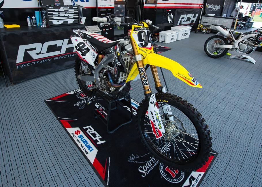 Roczen debuted a new set of forks at the Monster Energy Cup.