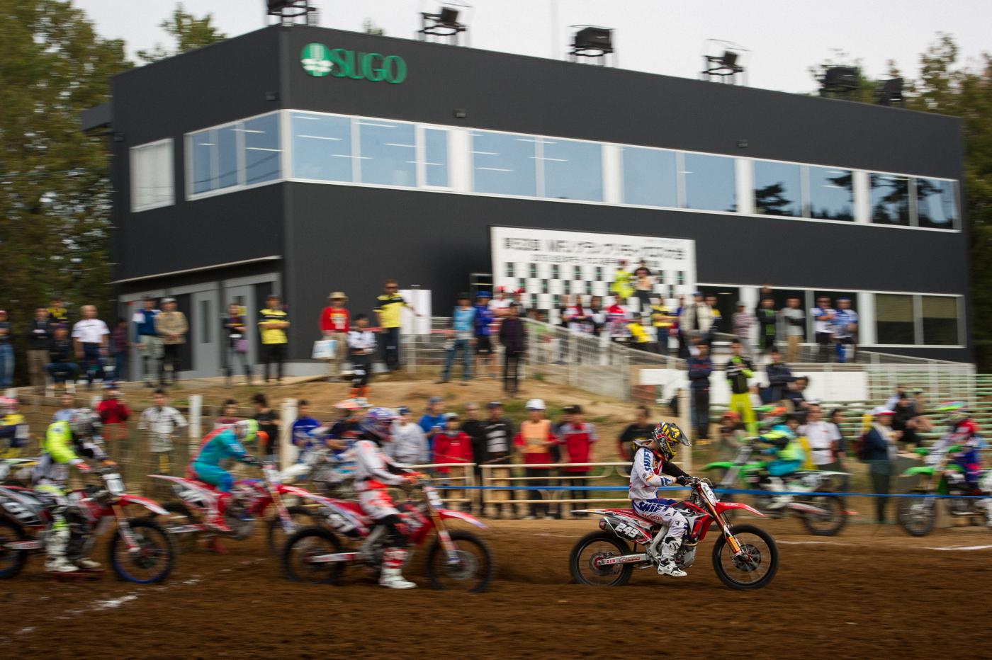 20151024_105102_B252075