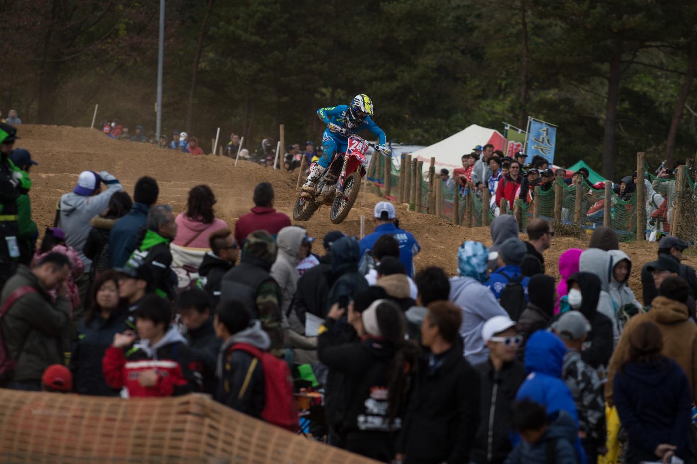 20151025_113340A03_8098