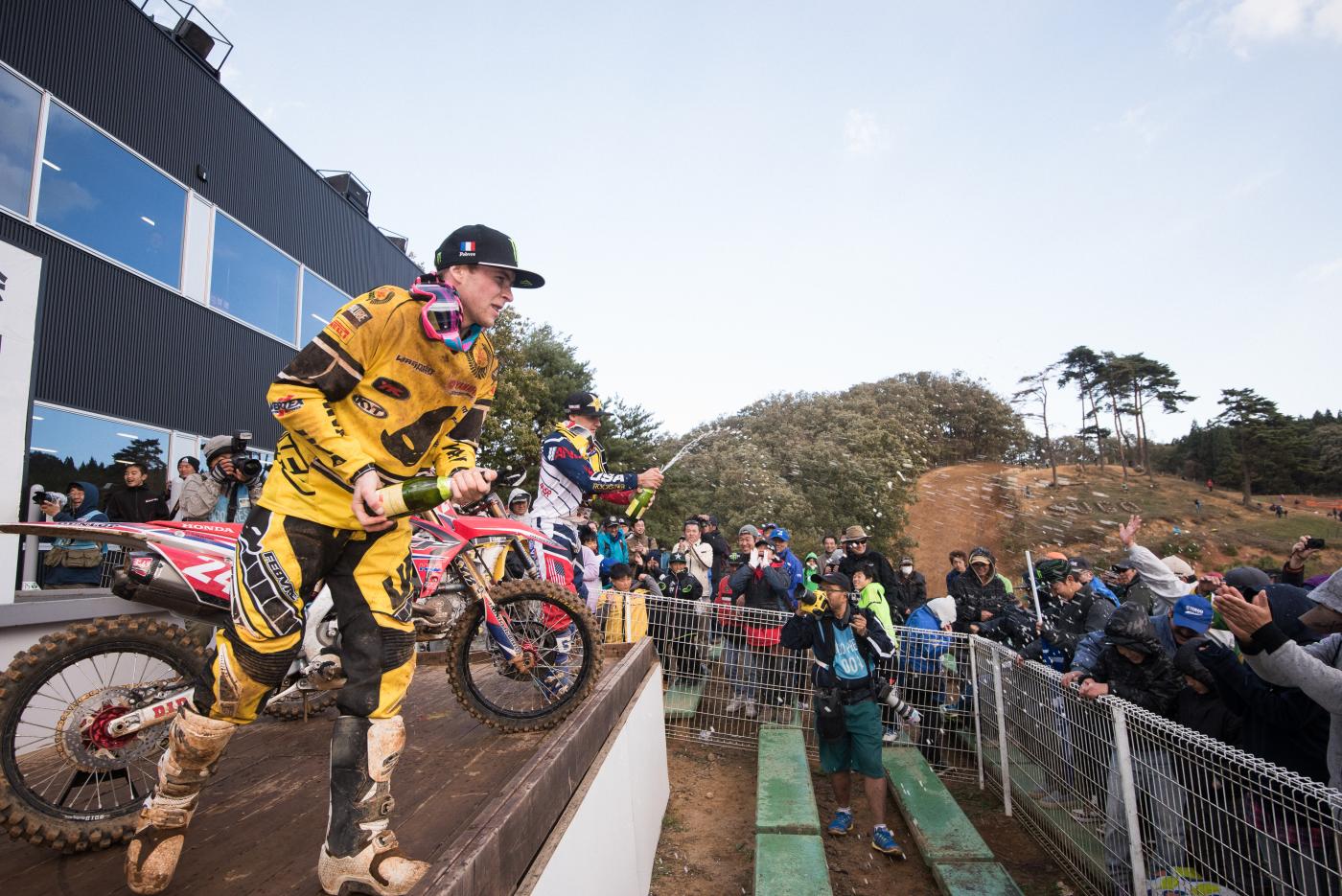 20151025_152702_D015296