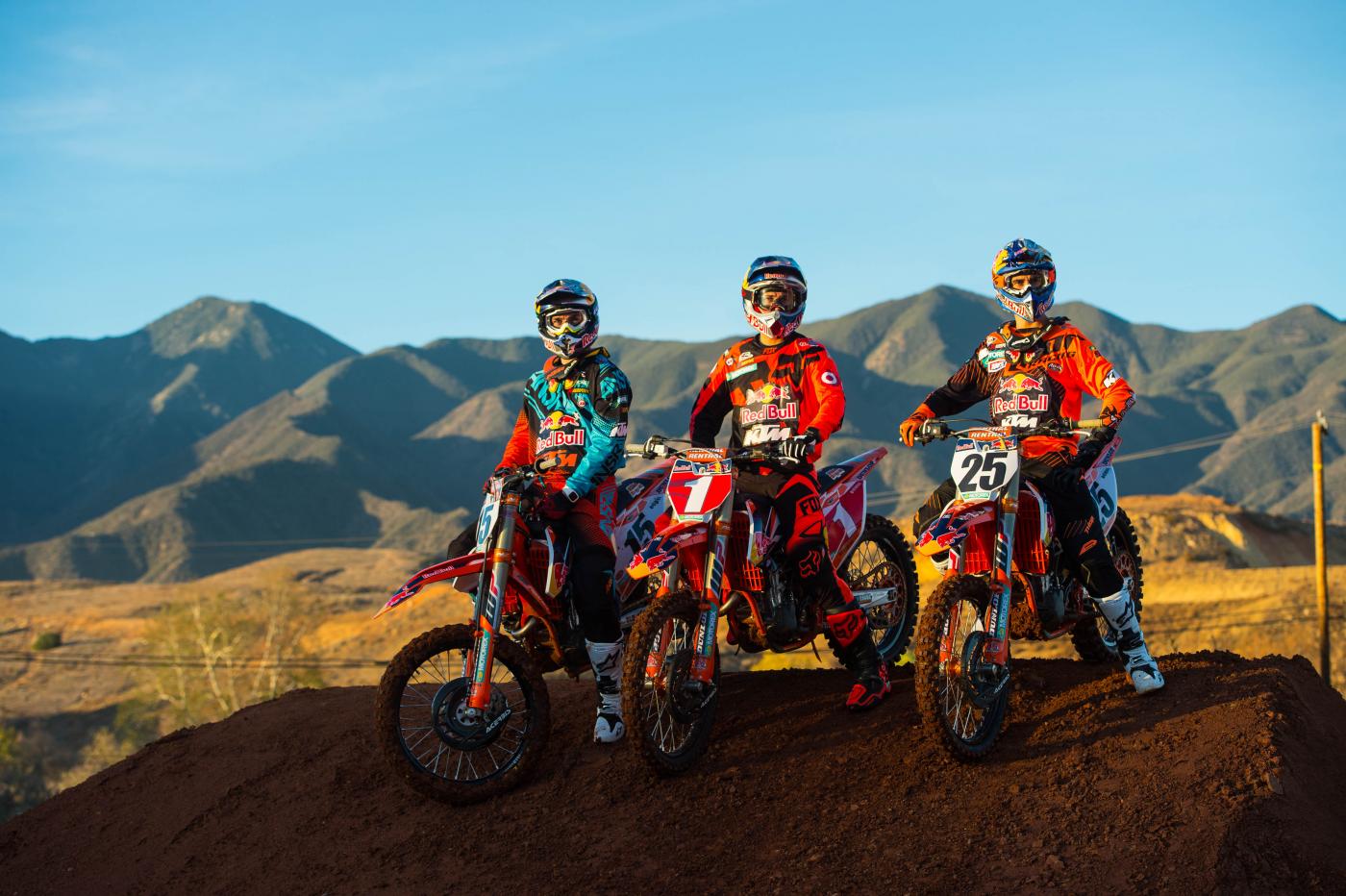 132280_Dean_Wilson__Ryan_Dungey__Marvin_Musquin_KTM_450_SX-F_2015