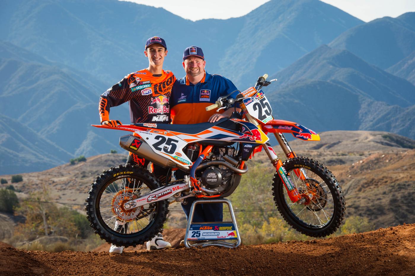 132373_Marvin_Musquin___Frank_Latham_KTM_450_SX-F_2015