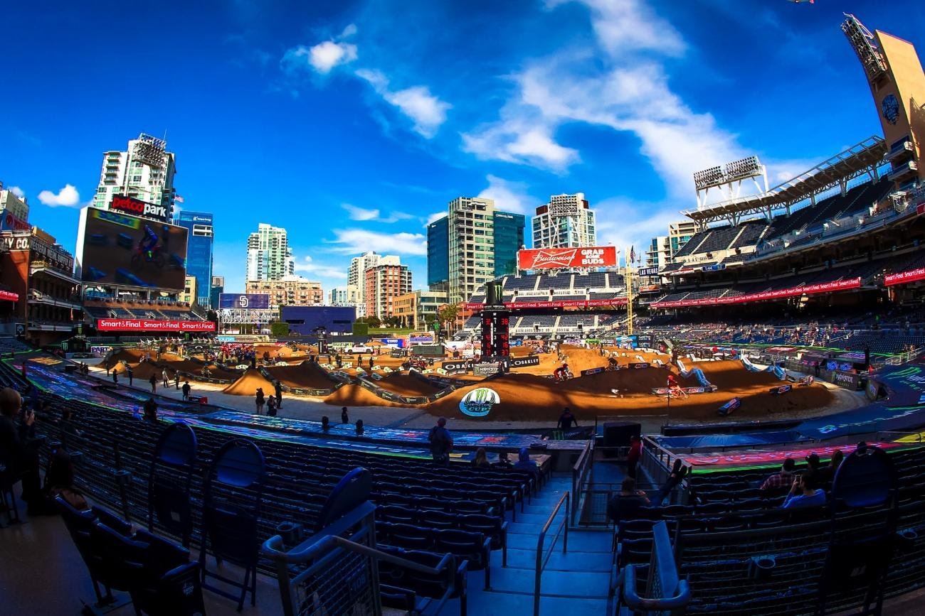 A Dog's World: San Diego 1