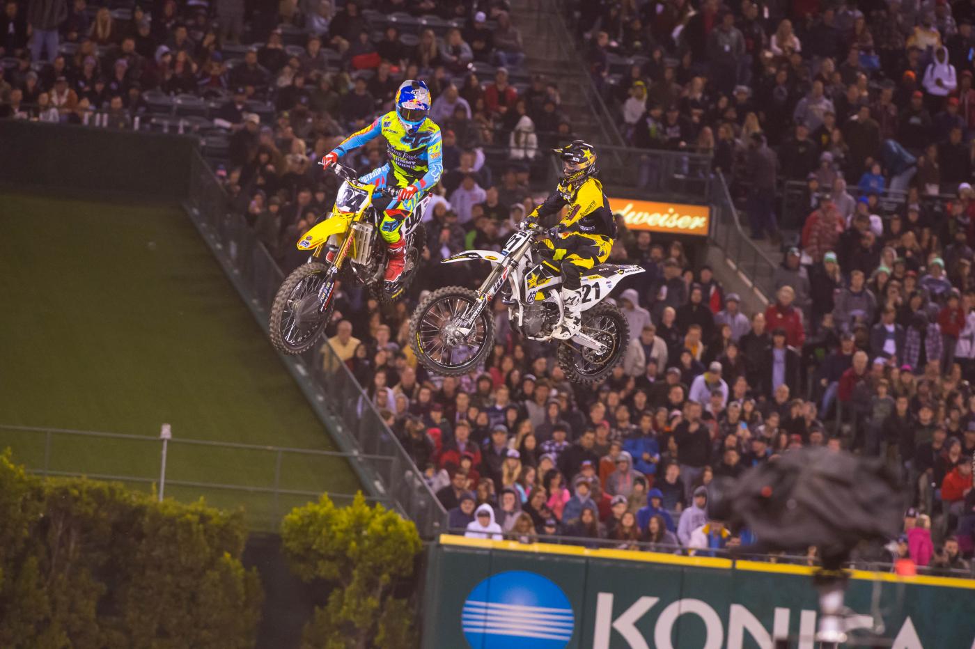 Roczen and Jason Anderson battling