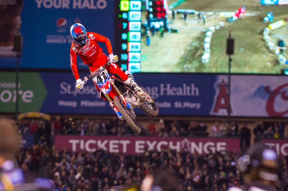 Canard had a rough night. Note, the blood soaked glove.