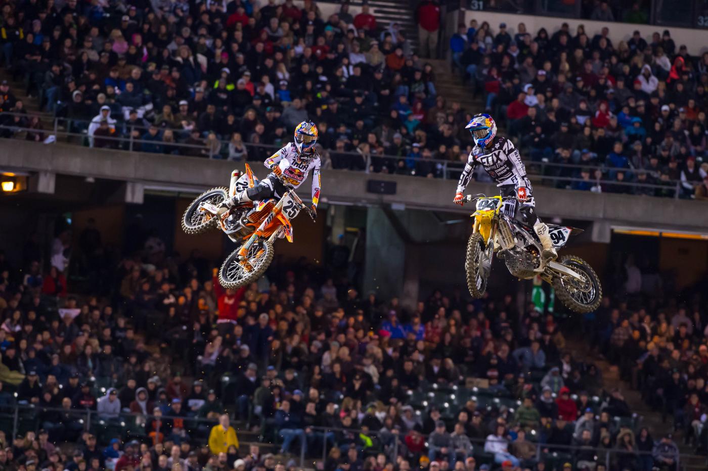 Roczen passed Musquin for second on lap 5.