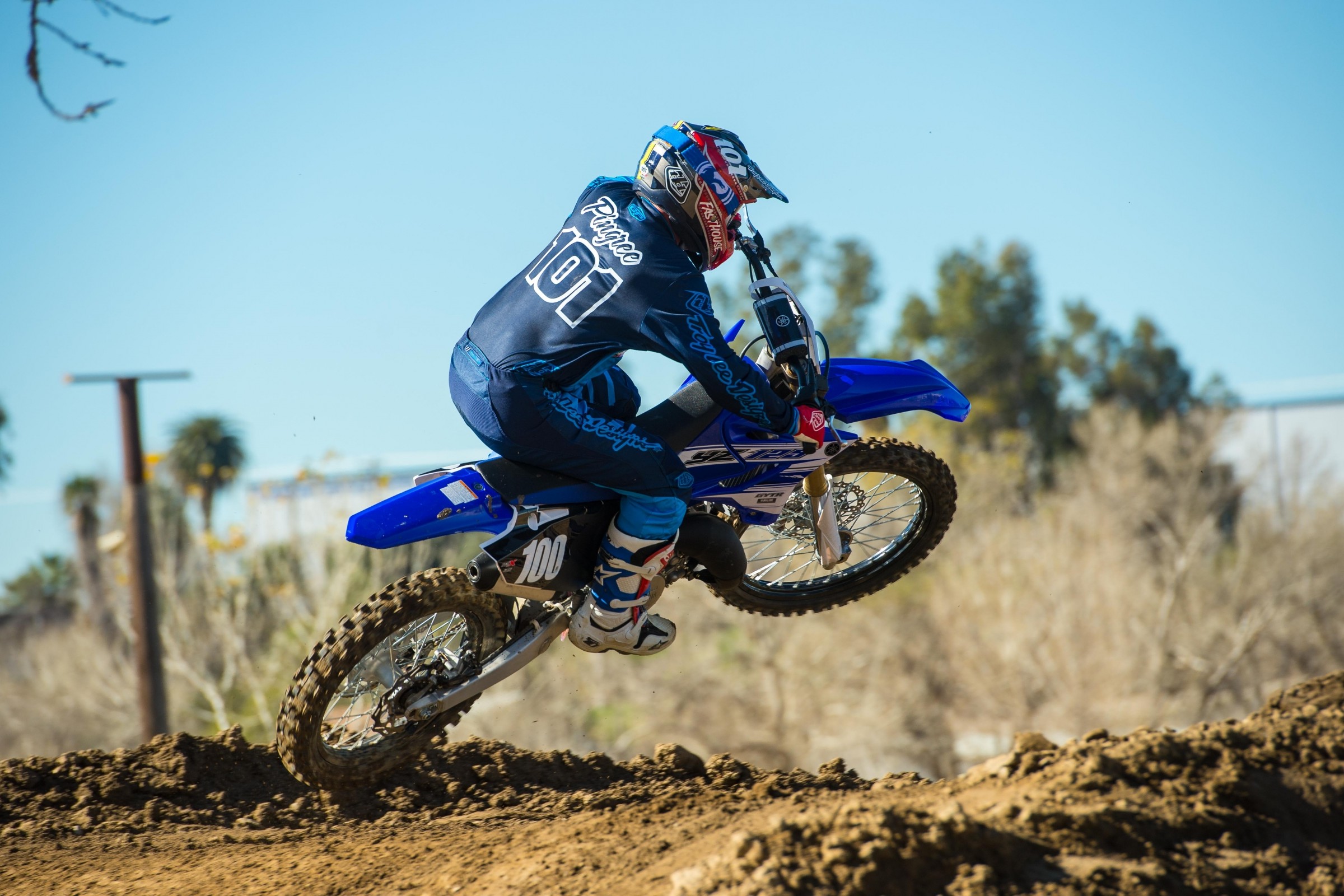 Racer X Films: 2016 Yamaha YZ125