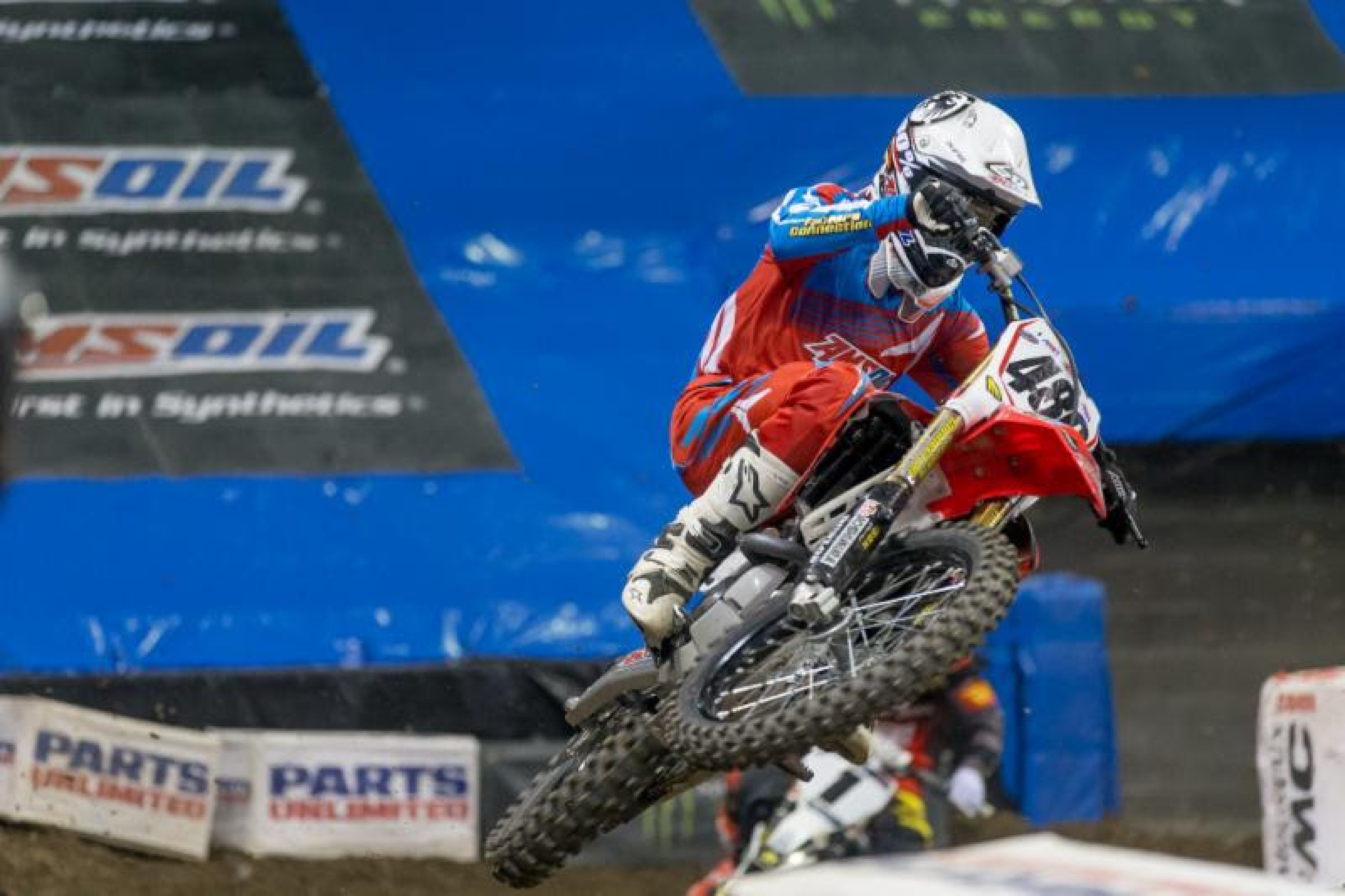 Sexton made his presence felt in his AMSOIL Arenacross debut.