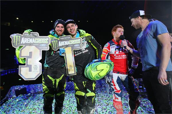 Team SR75 Molson Racing Suzuki celebrate a double podium.