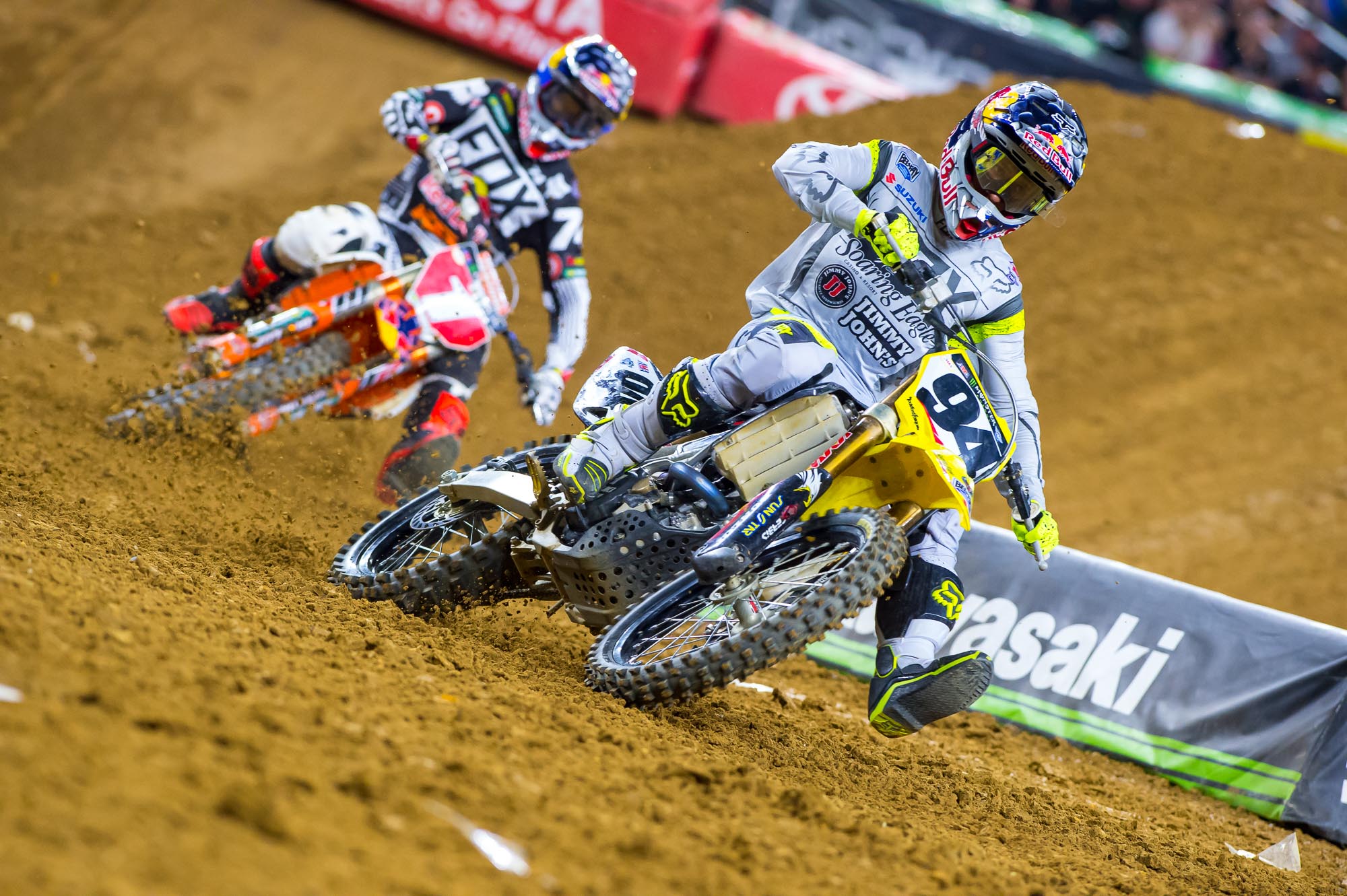 Dungey stayed closed, but Kenny never faltered.