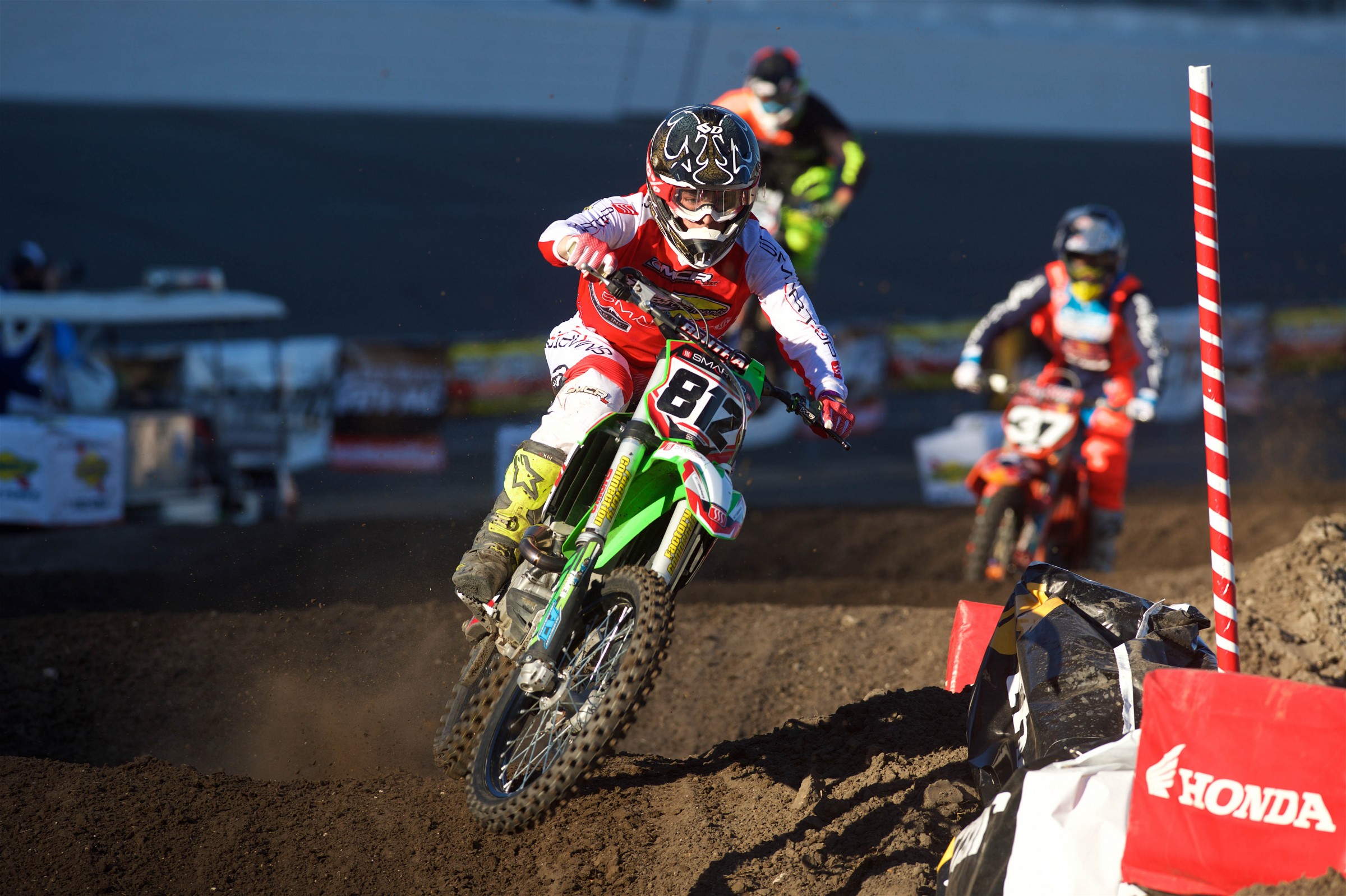 Check out McAdoo sporting some SmarTop MotoConcepts colors over his Kawi green.