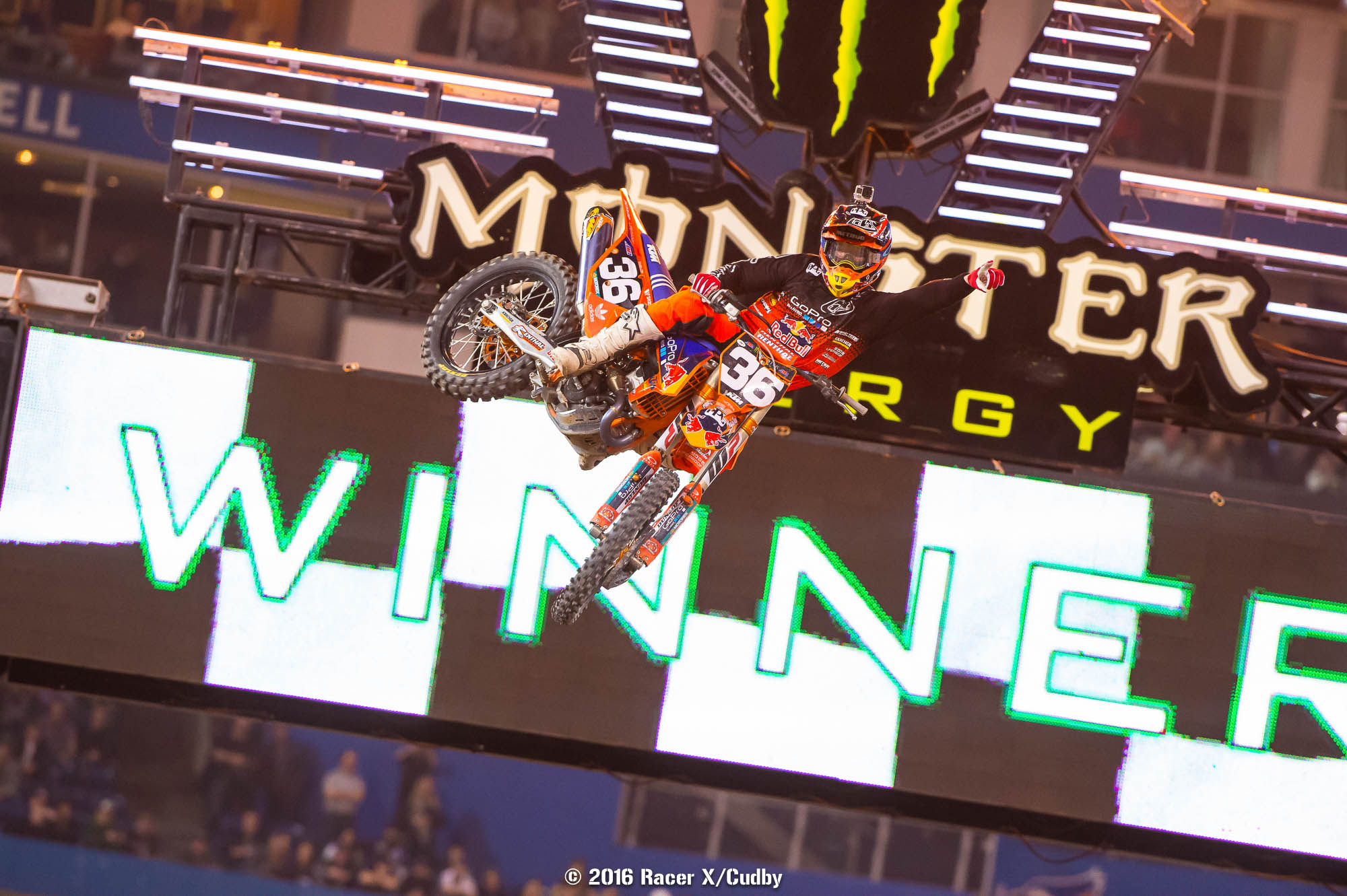 Hill-TorontoSX2016-Cudby-043