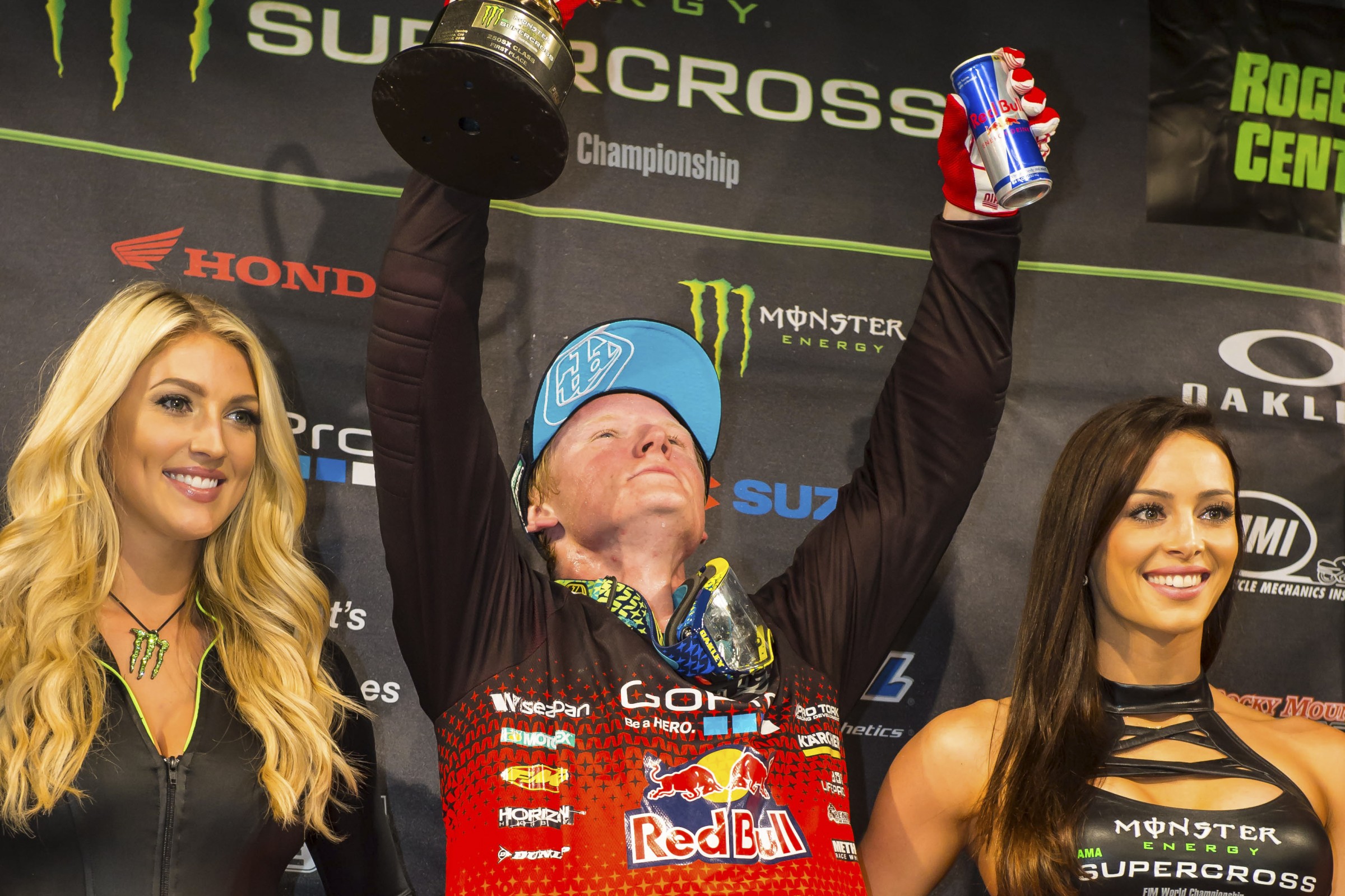 A few sources said that Hill was flying in the pre-season. They were correct.