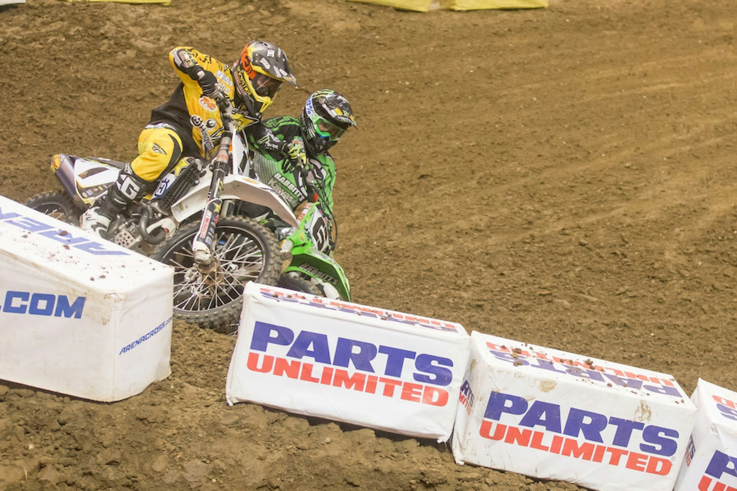 AMSOIL Arenacross Race to the Championship Begins This Weekend