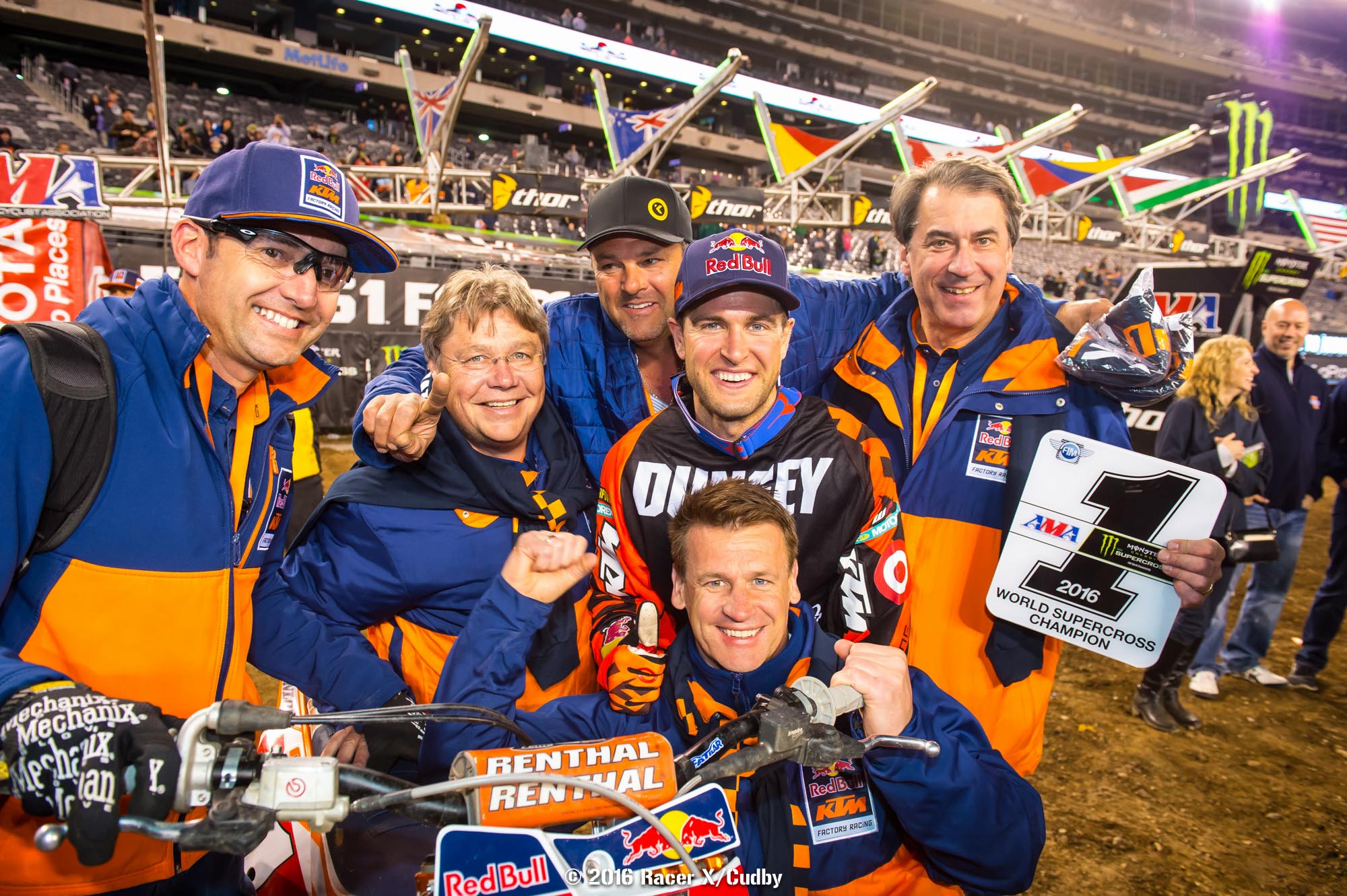 Dungey-EastRutherfordSX2016-Cudby-118