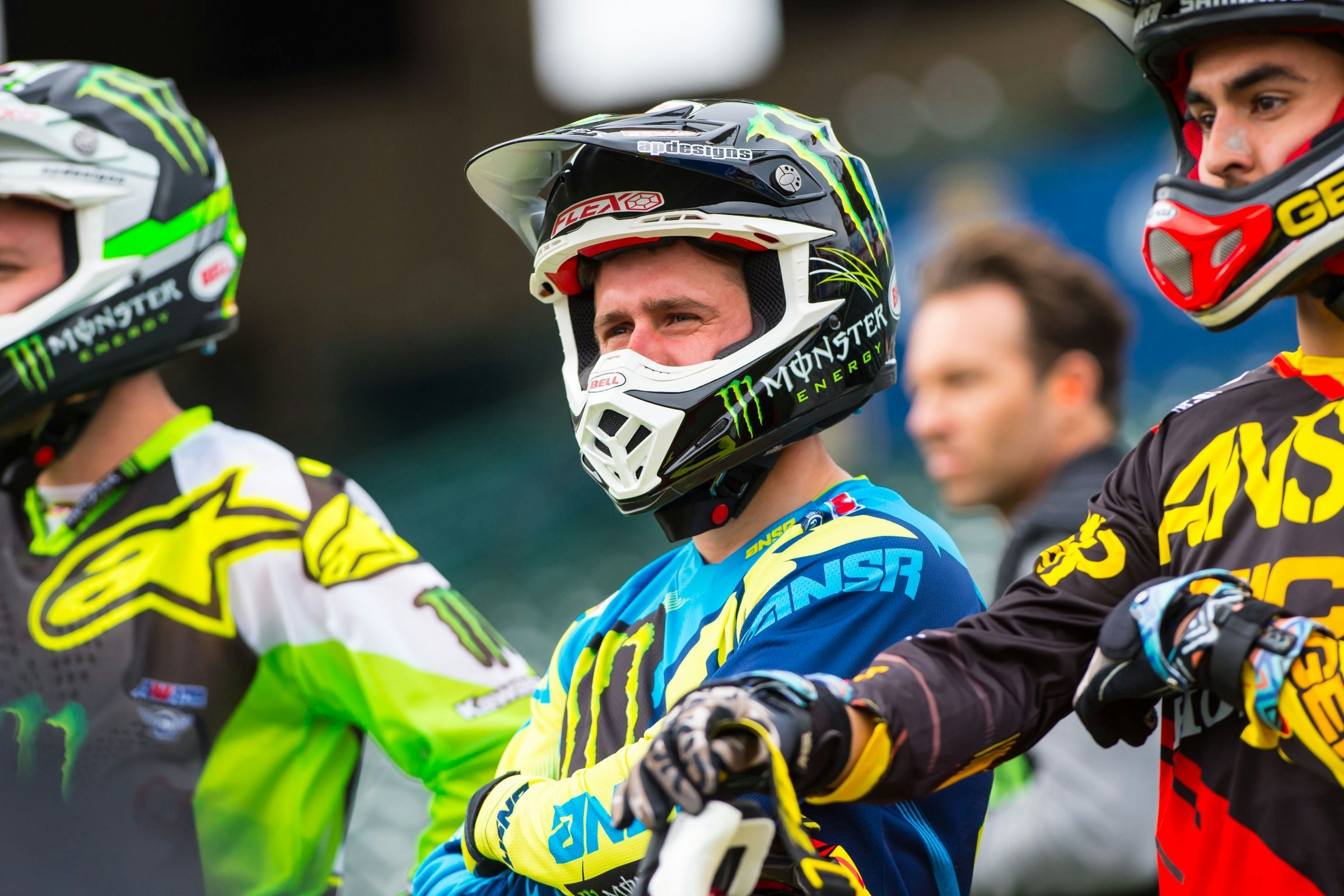 Wil Hahn, Jenny Taft and More on DMXS Radio Tonight