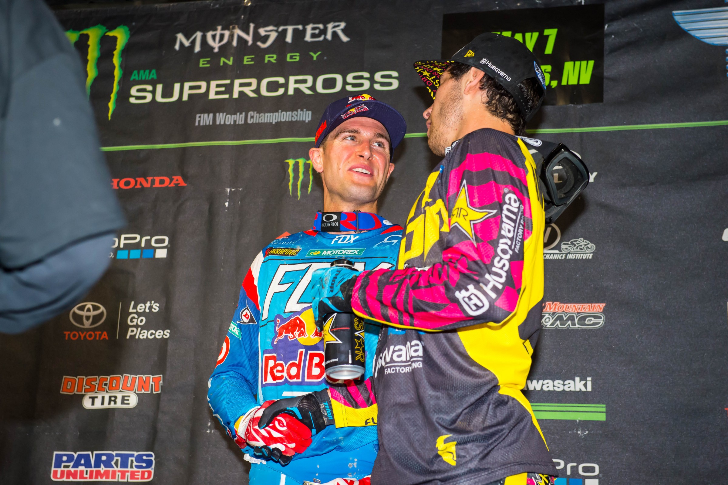 Dungey chats with second place finisher Jason Anderson.