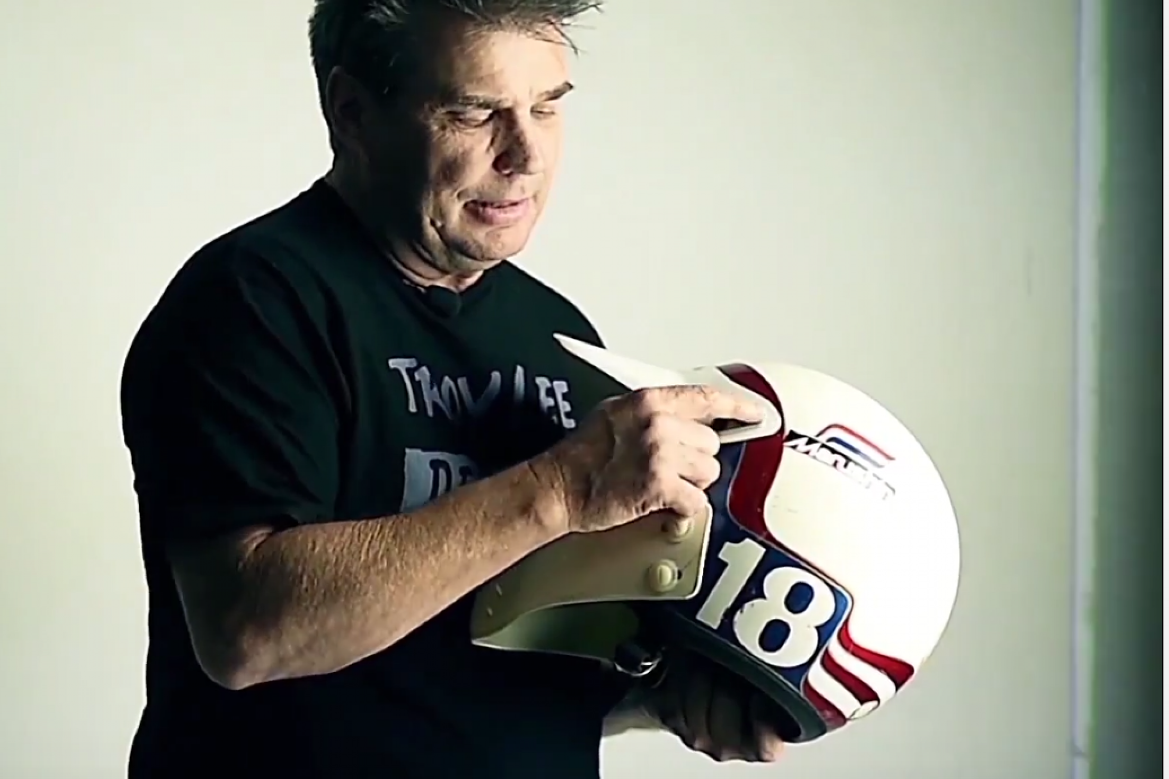 Watch: TLD Launches SE4 Helmet