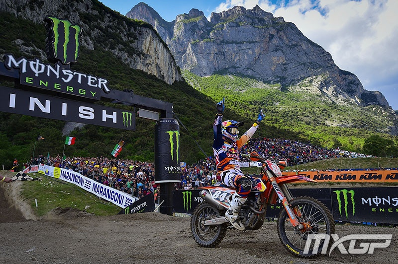 Herlings has four race lead over Seewer in the championship chase.