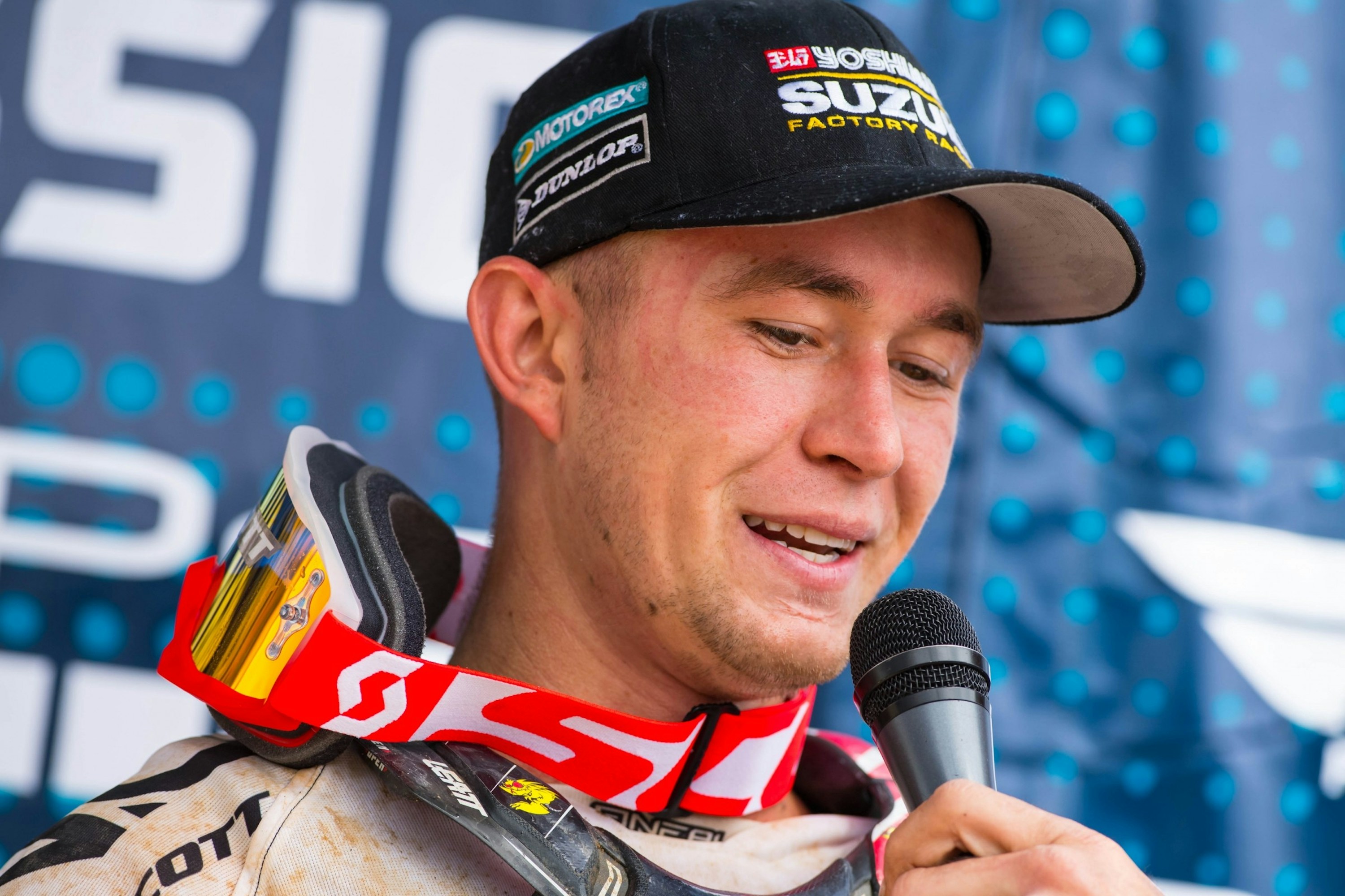 Mashhur yubkali porno onlayn Tolka rusakya jinsiy aloqa va massaj