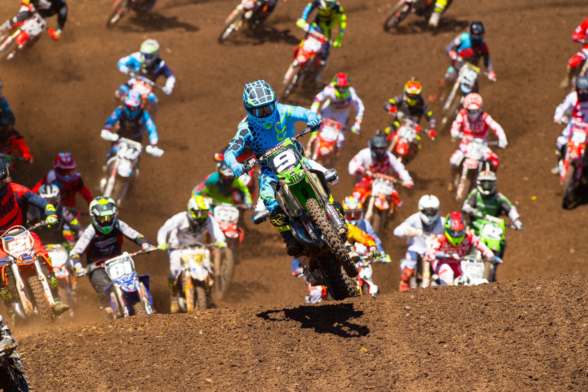 Ivan Tedesco jumps out to the early lead. He would finish second.