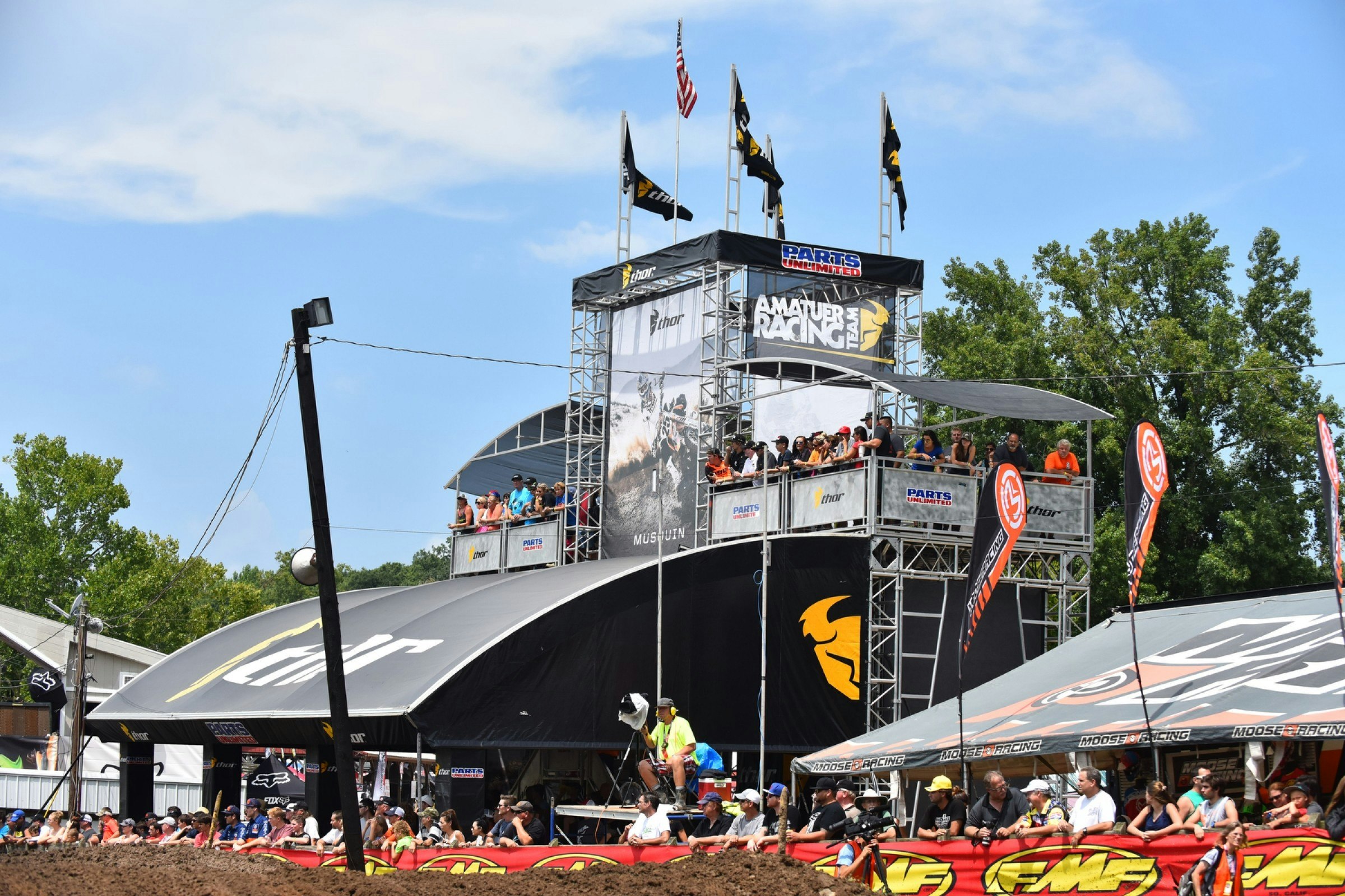 Loretta Lynn's | Thursday Gallery