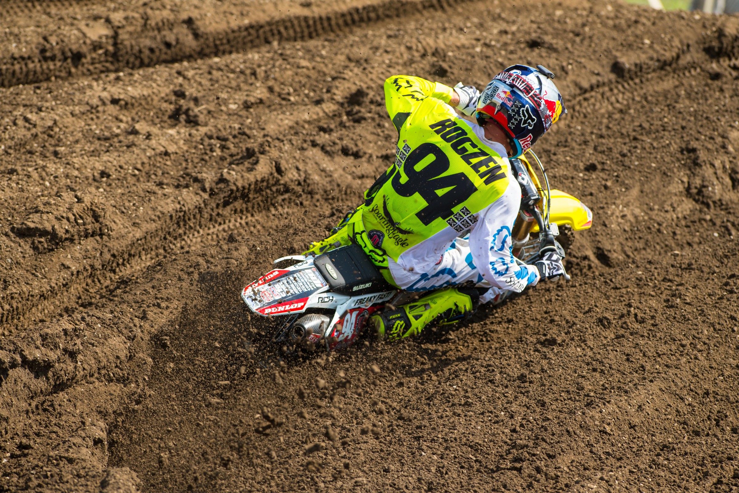 Roczen digging deep for another overall win.
