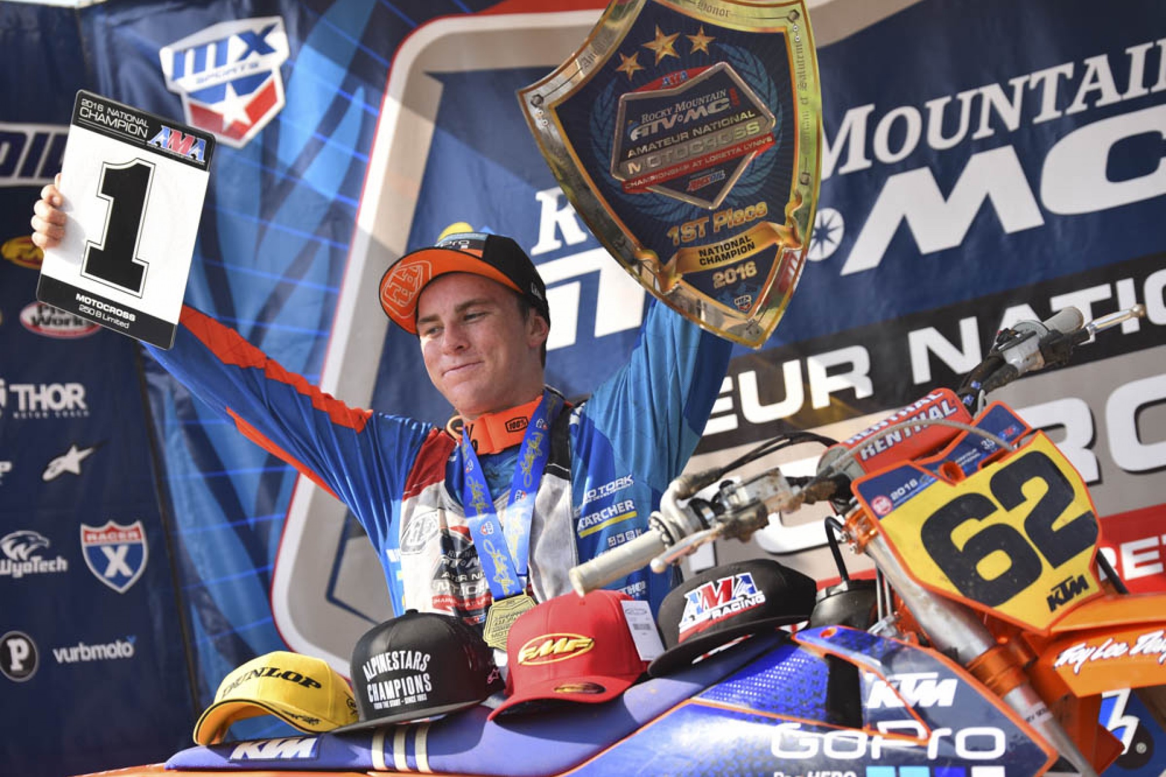 Watch: FMF Athletes at Loretta's