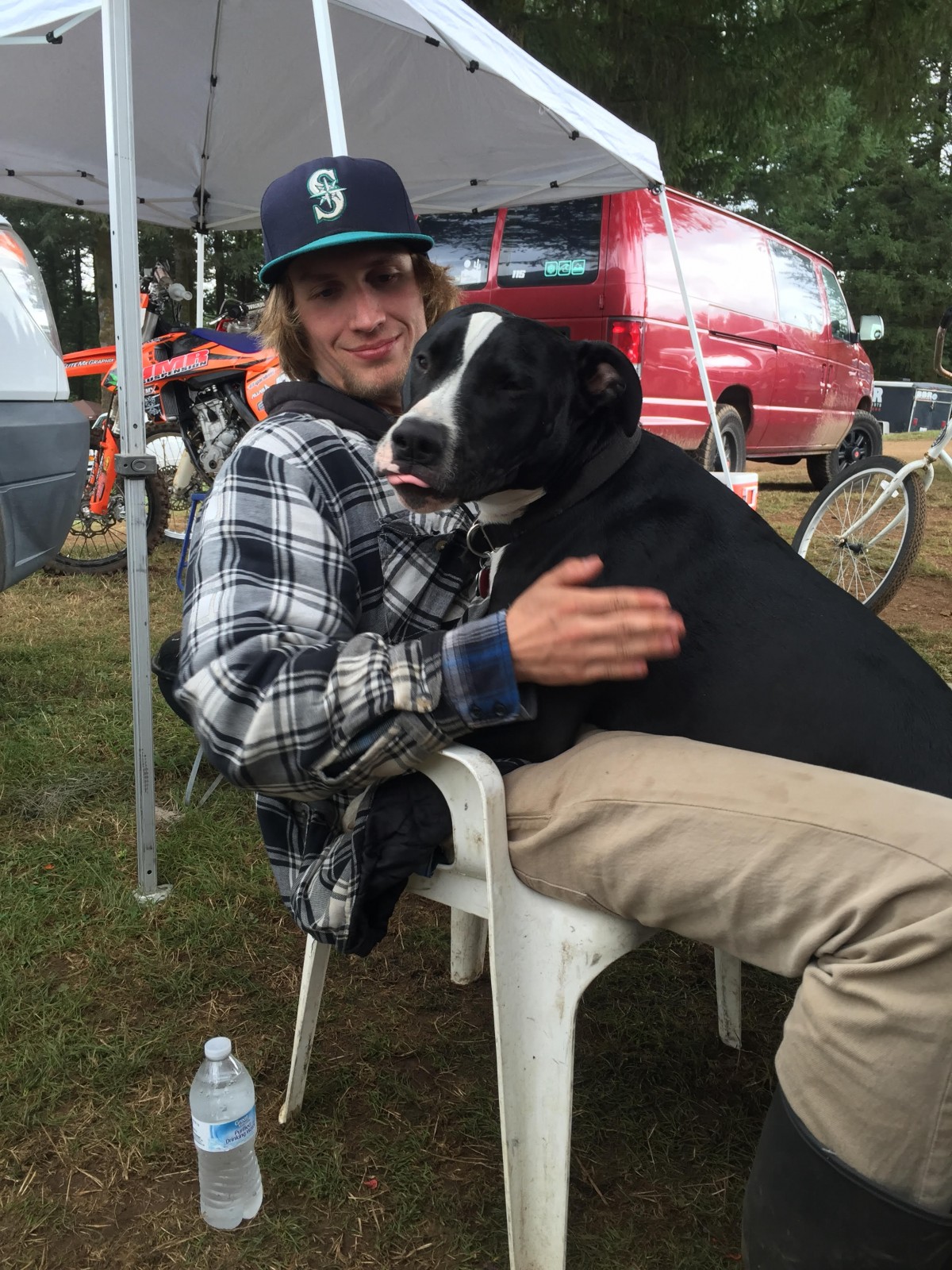 Jack and captain are local Oregon natives that have known Stank for a few years. Jack was kind enough to let me sleep in the back of his van the nights the last couple of nights.