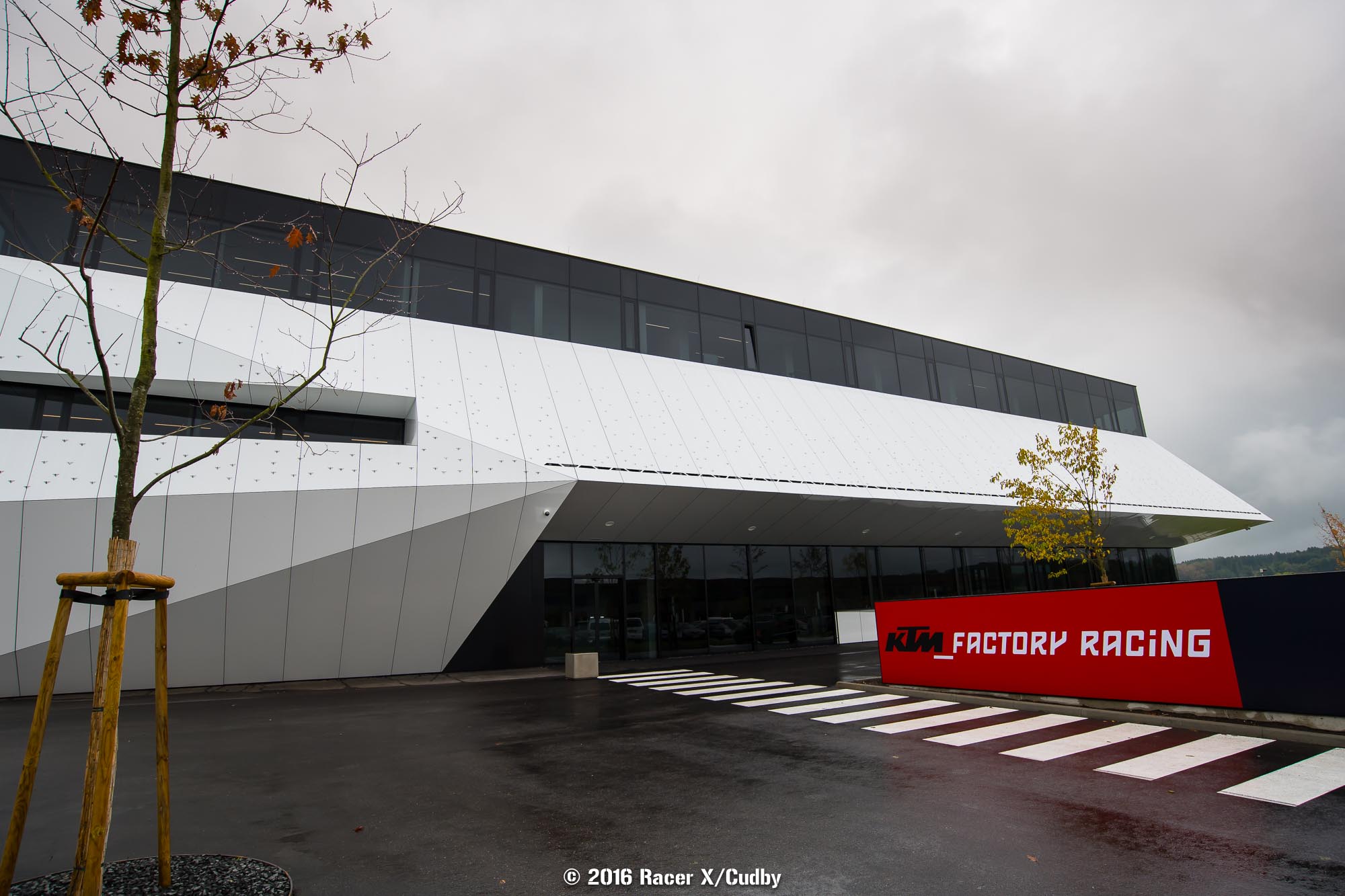 Another look at this impressive new building.