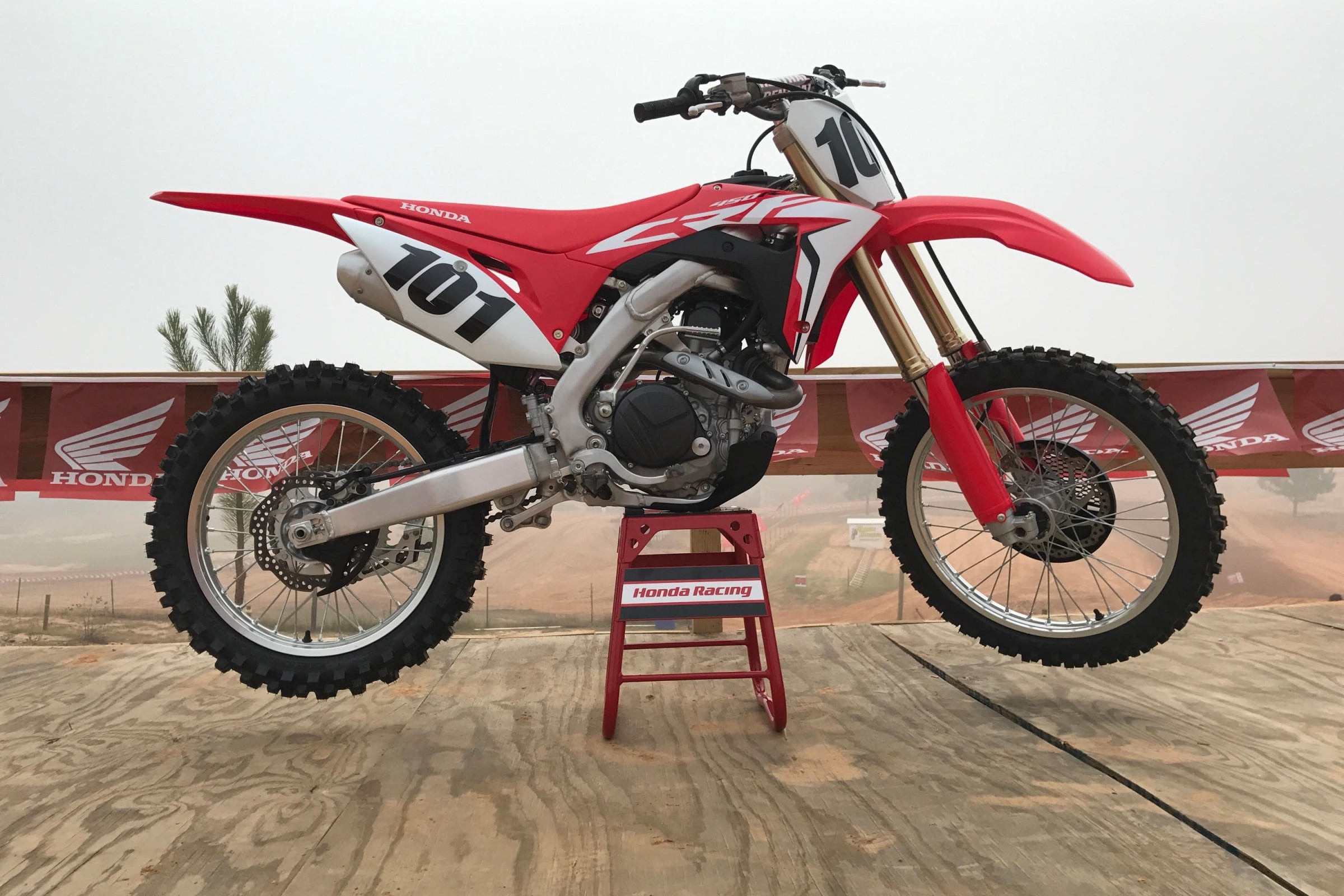 Racer X Films: 2017 CRF450R First Impressions