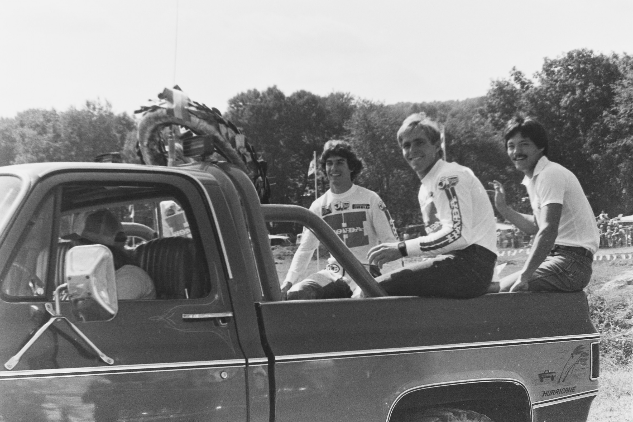 Hansen (Honda jersey left), LaPorte (Honda jersey front), Sun (white polo)