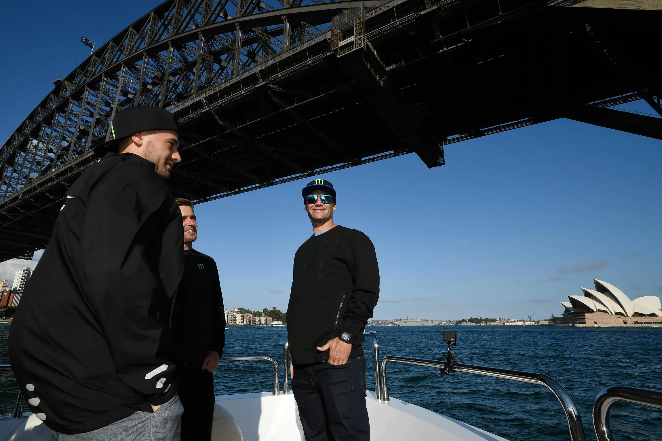 Riders_cruising_Sydney_Harbour_AUS-X_OPEN-6