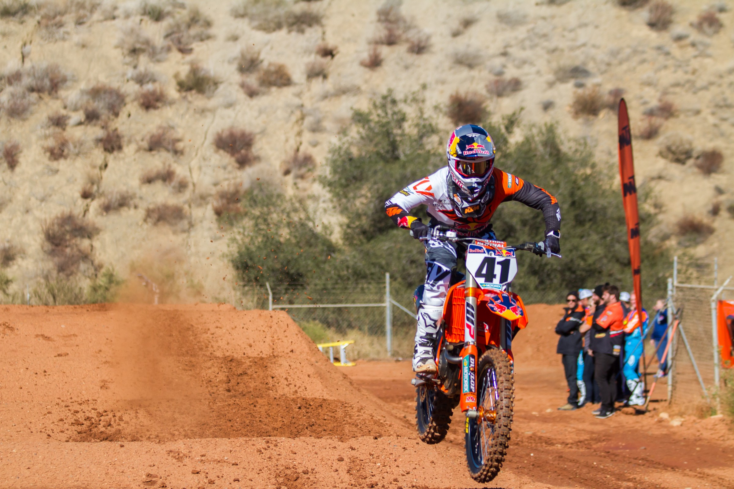 2016-11-29_kscott_KTM_Intros_Motos_04