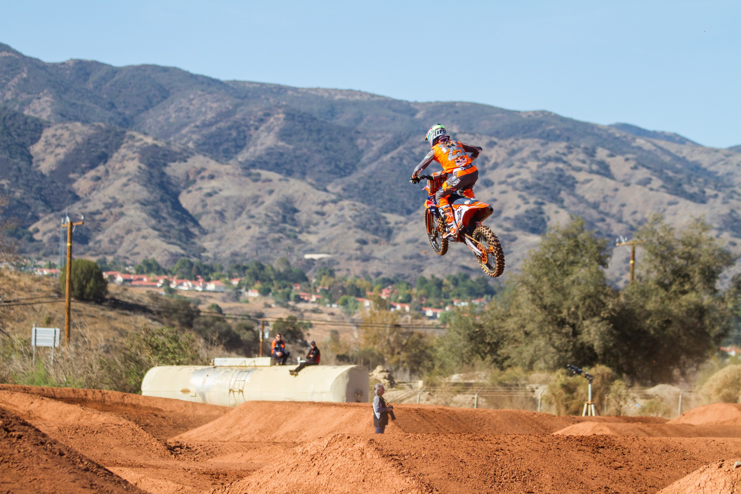2016-11-29_kscott_KTM_Intros_Motos_05