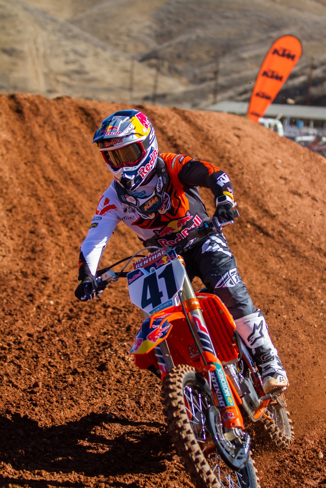 2016-11-29_kscott_KTM_Intros_Motos_08