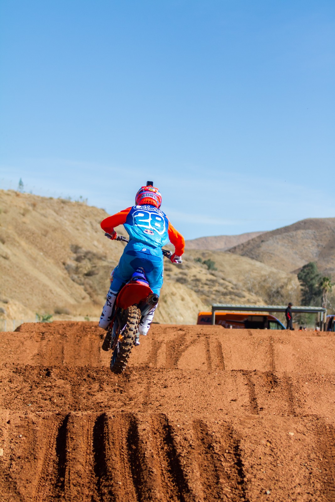 2016-11-29_kscott_KTM_Intros_Motos_12