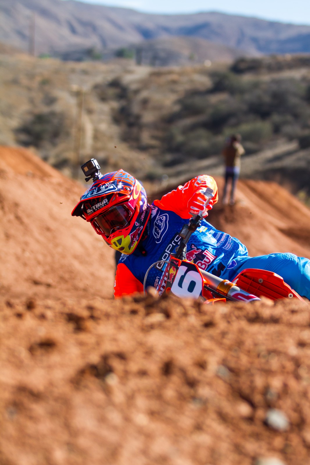 2016-11-29_kscott_KTM_Intros_Motos_13