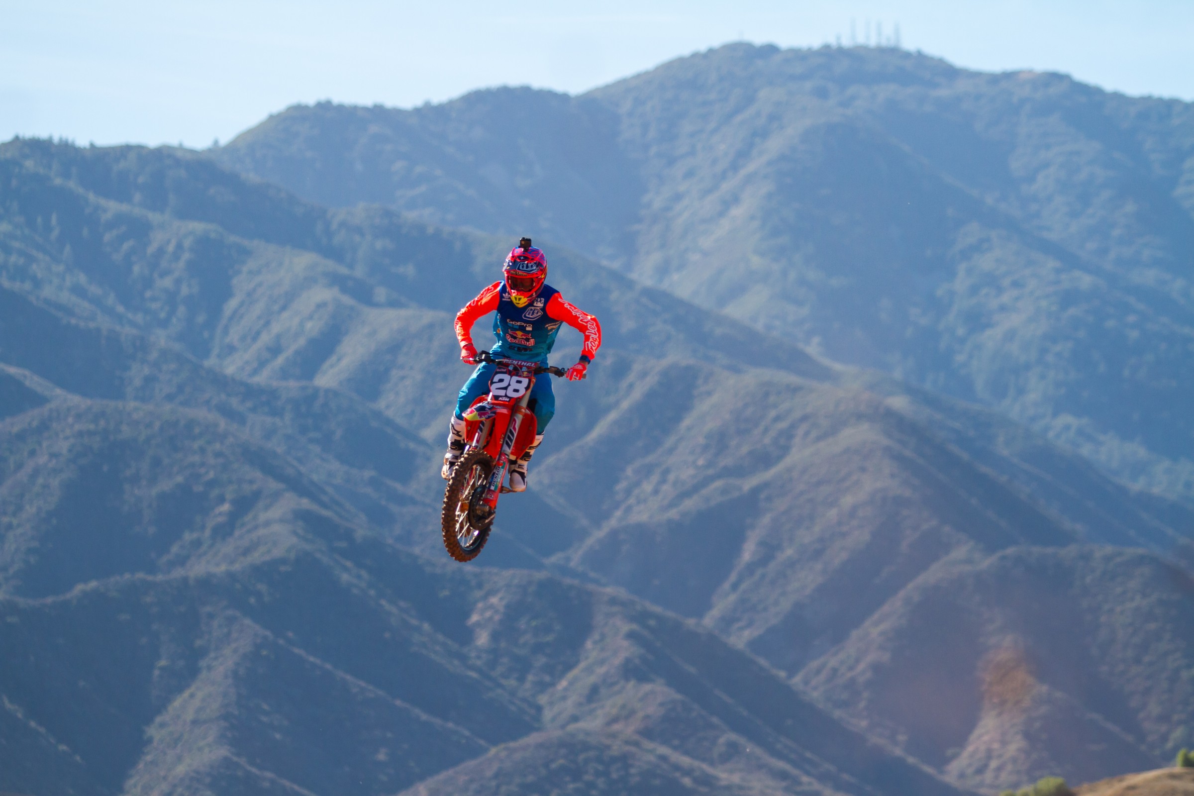 2016-11-29_kscott_KTM_Intros_Motos_19